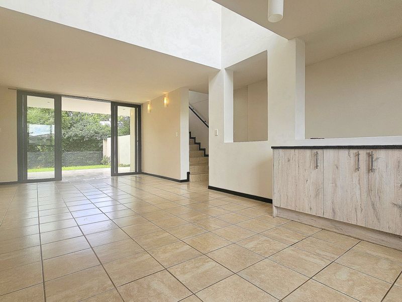 Ultra-modern Lombardy Estate 1 Bedroom Full Title Home - Photo 4