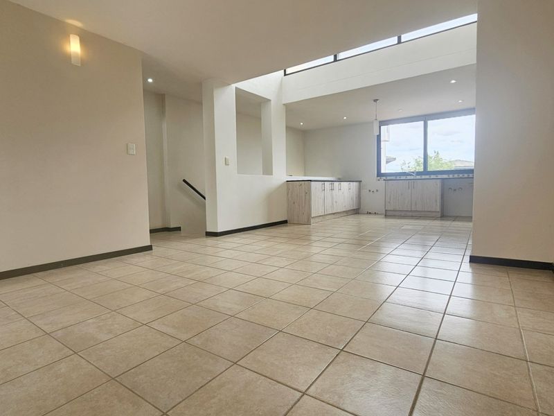 Ultra-modern Lombardy Estate 1 Bedroom Full Title Home - Photo 7