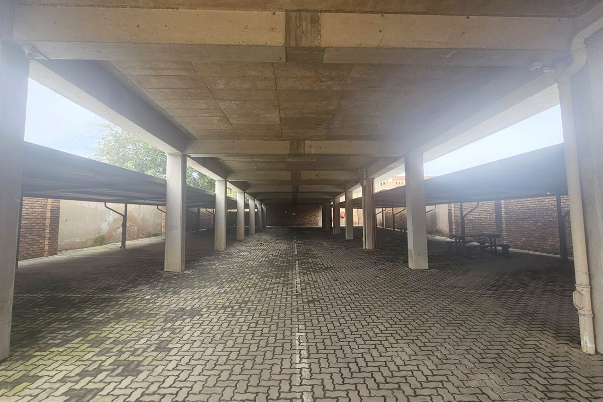 NSFAS ACCREDITED FURNISHED AND OCCUPIED RESIDENTIAL BUILDING WITH ROI OF 14.5% - Photo 3