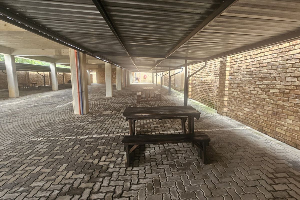 NSFAS ACCREDITED FURNISHED AND OCCUPIED RESIDENTIAL BUILDING WITH ROI OF 14.5% - Photo 5