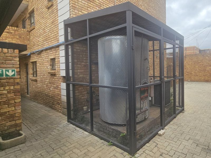 NSFAS ACCREDITED FURNISHED AND OCCUPIED RESIDENTIAL BUILDING WITH ROI OF 14.5% - Photo 9