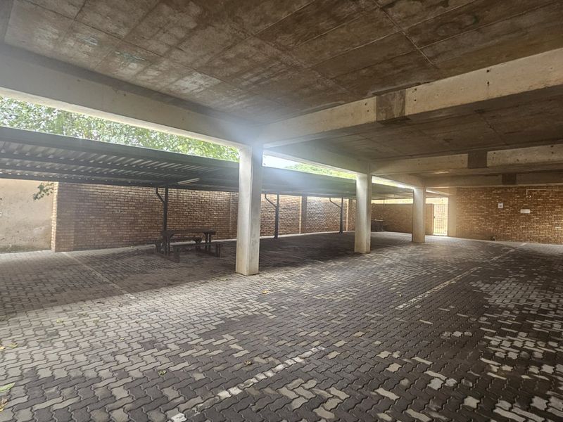 NSFAS ACCREDITED FURNISHED AND OCCUPIED RESIDENTIAL BUILDING WITH ROI OF 14.5% - Photo 6