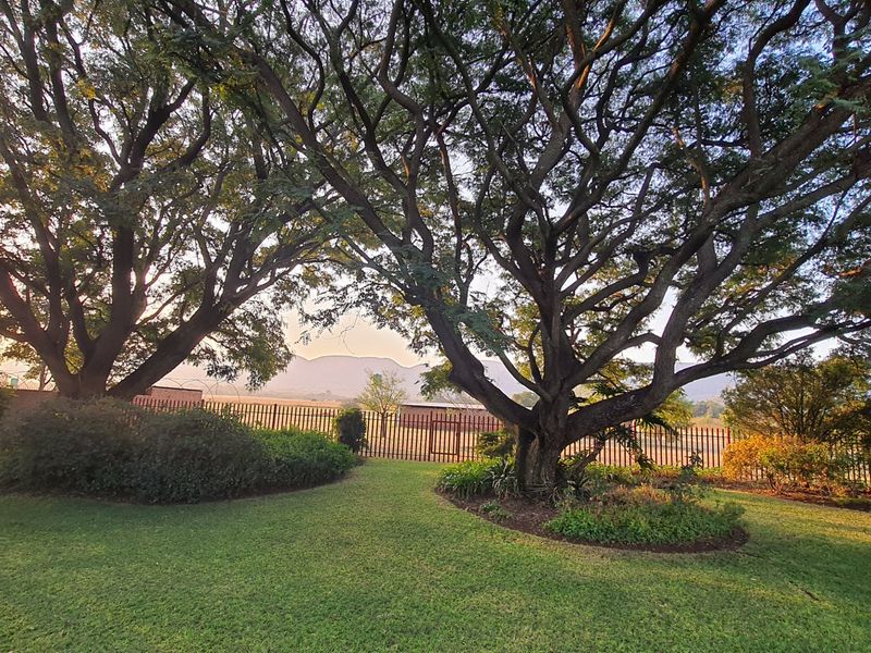 Stunning 3-Bedroom Home with Magaliesberg Views - Available Immediately! - Photo 2