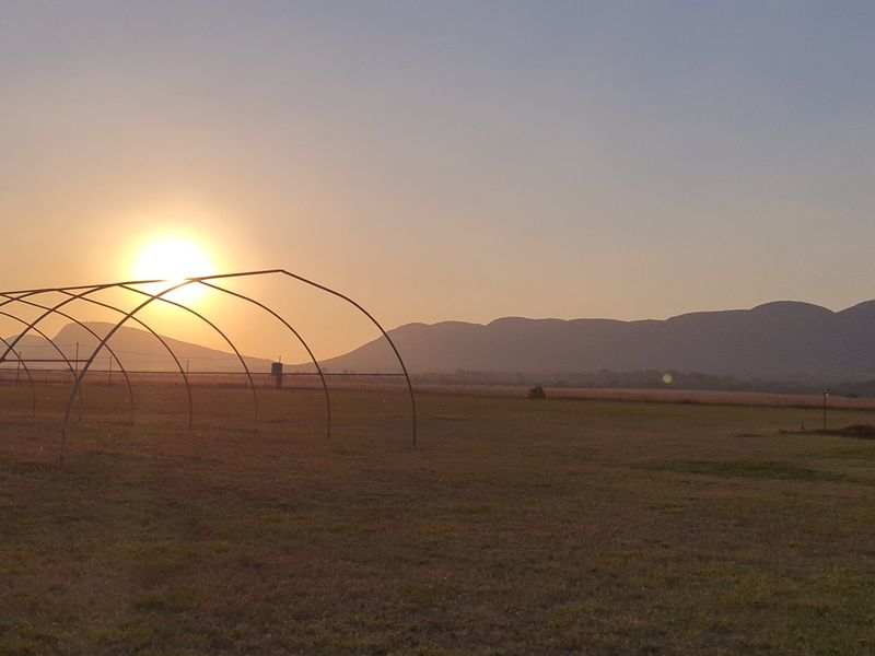 Stunning 3-Bedroom Home with Magaliesberg Views - Available Immediately! - Photo 4