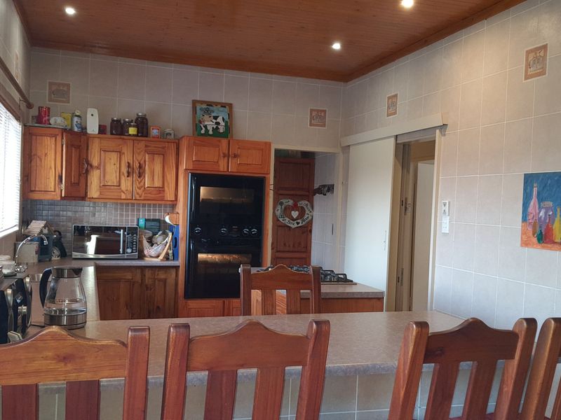 Stunning 3-Bedroom Home with Magaliesberg Views - Available Immediately! - Photo 8