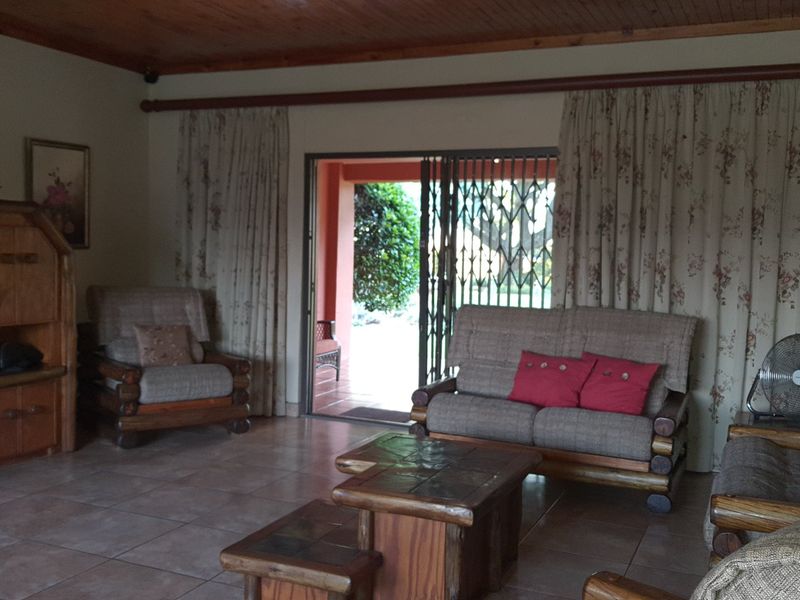 Stunning 3-Bedroom Home with Magaliesberg Views - Available Immediately! - Photo 6