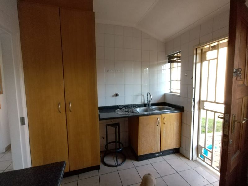 Free Standing 4 Bedroom House To Let - Photo 6