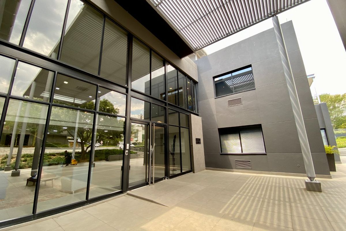 Modern Fitted Office To Let In Fourways - Photo 2