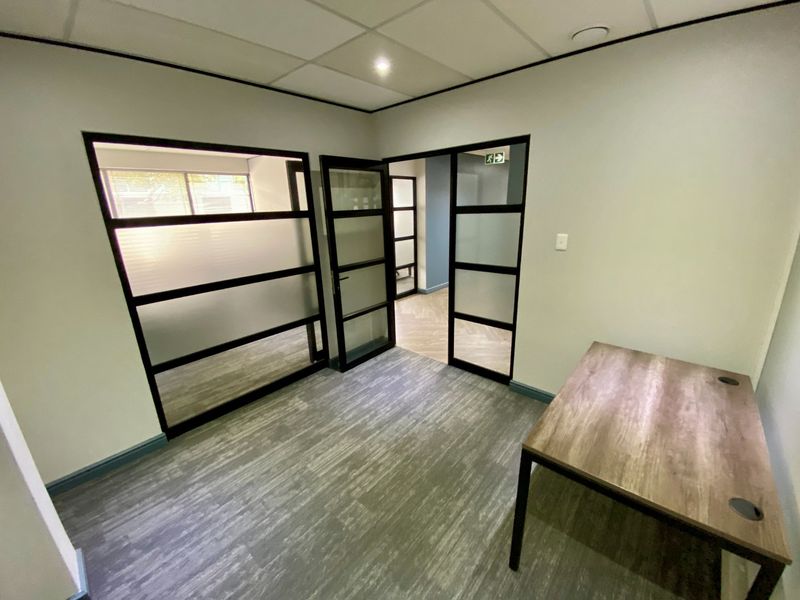 Modern Fitted Office To Let In Fourways - Photo 10