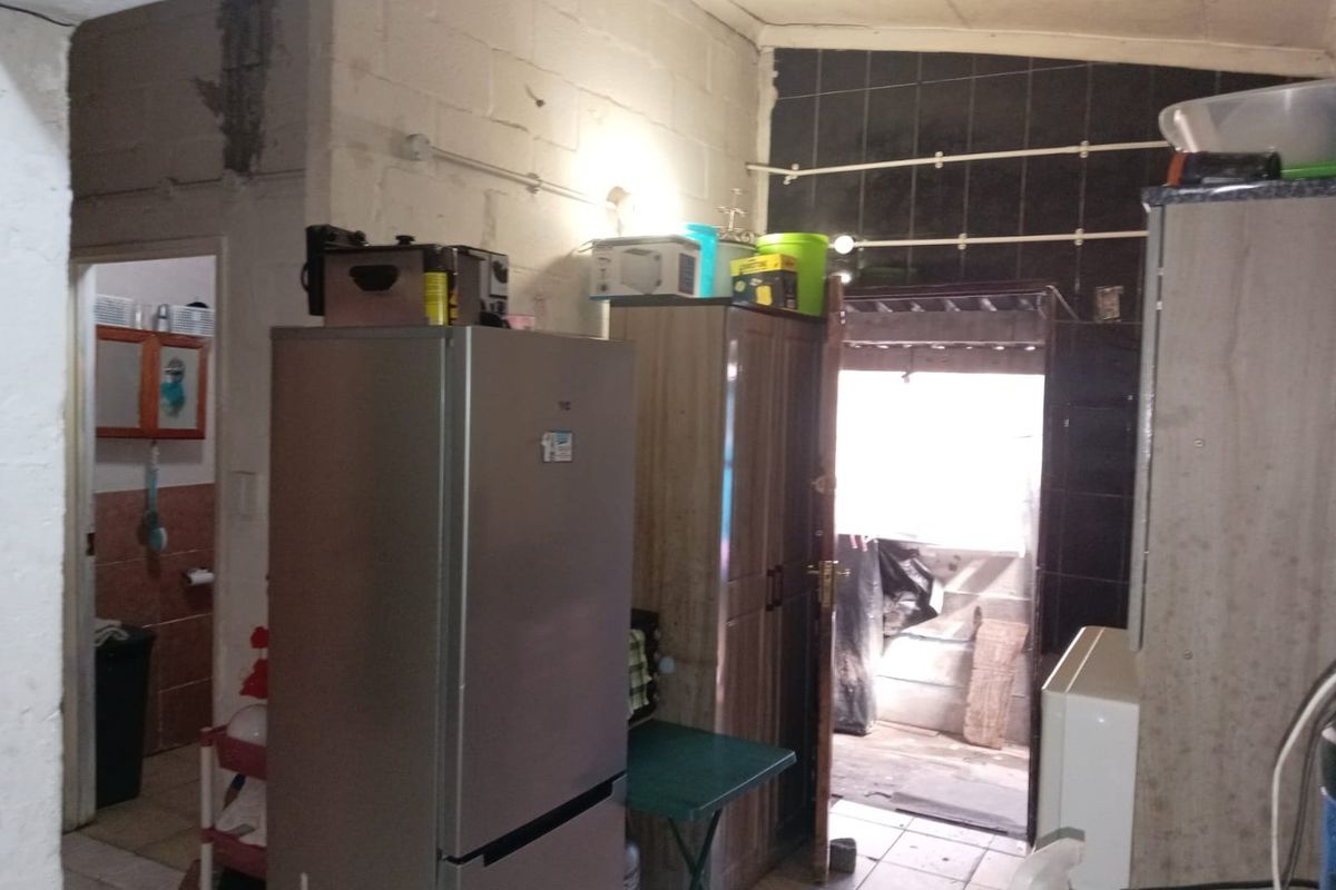 Charming 2-Bedroom Home – Ideal Starter or Investment Opportunity - Photo 2