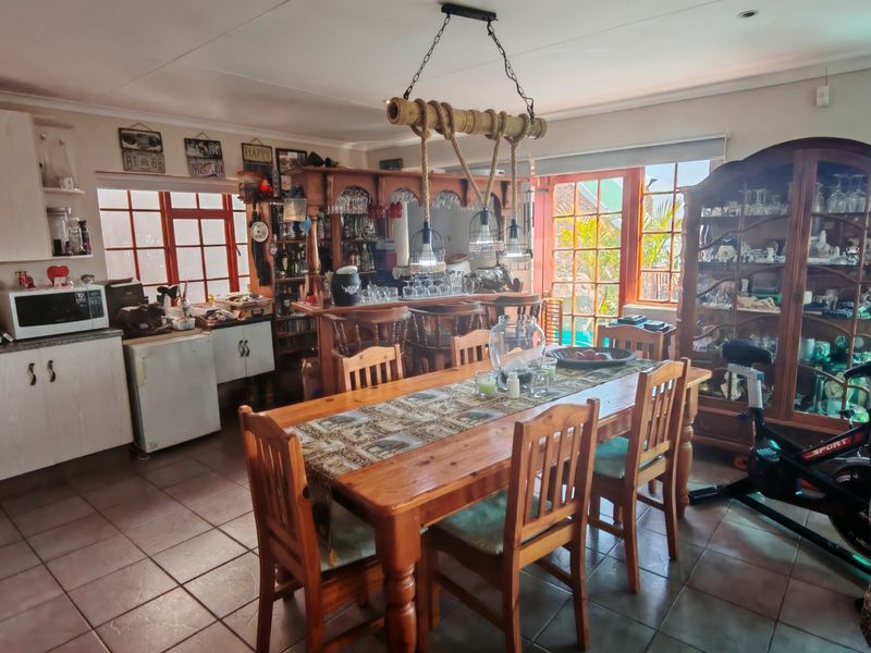 Stylish entertaining home in the beautiful Garden Route - Photo 7