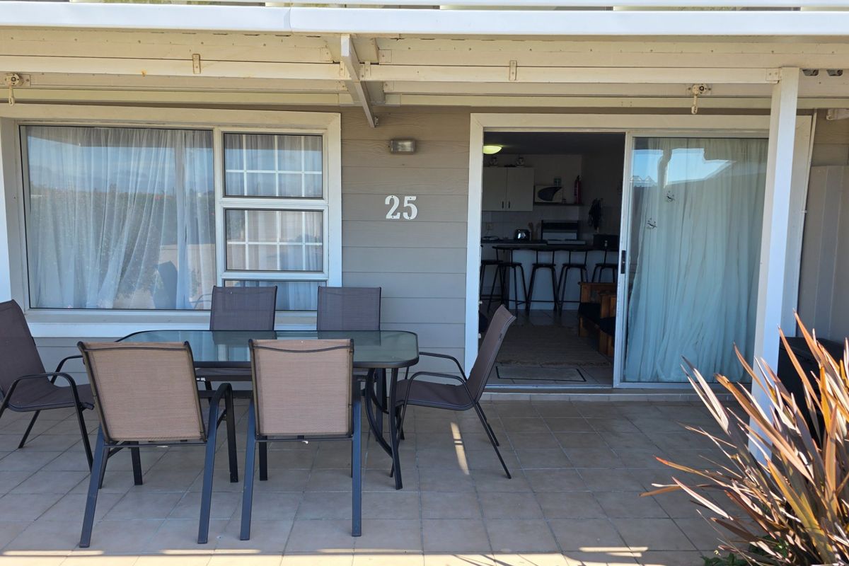Perfect Holiday Home... Close to All Holiday Amenities... Swimming Pool !!! - Photo 5