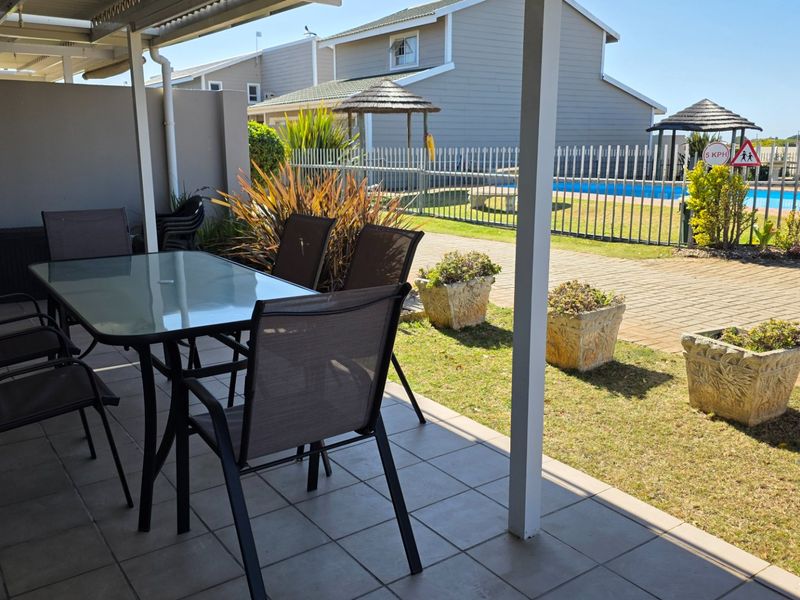 Perfect Holiday Home... Close to All Holiday Amenities... Swimming Pool !!! - Photo 2