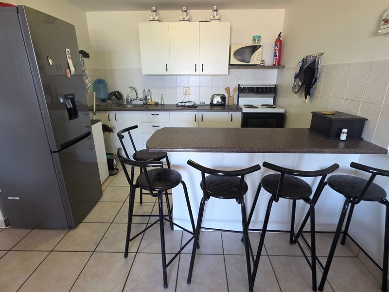 Perfect Holiday Home... Close to All Holiday Amenities... Swimming Pool !!! - Photo 8