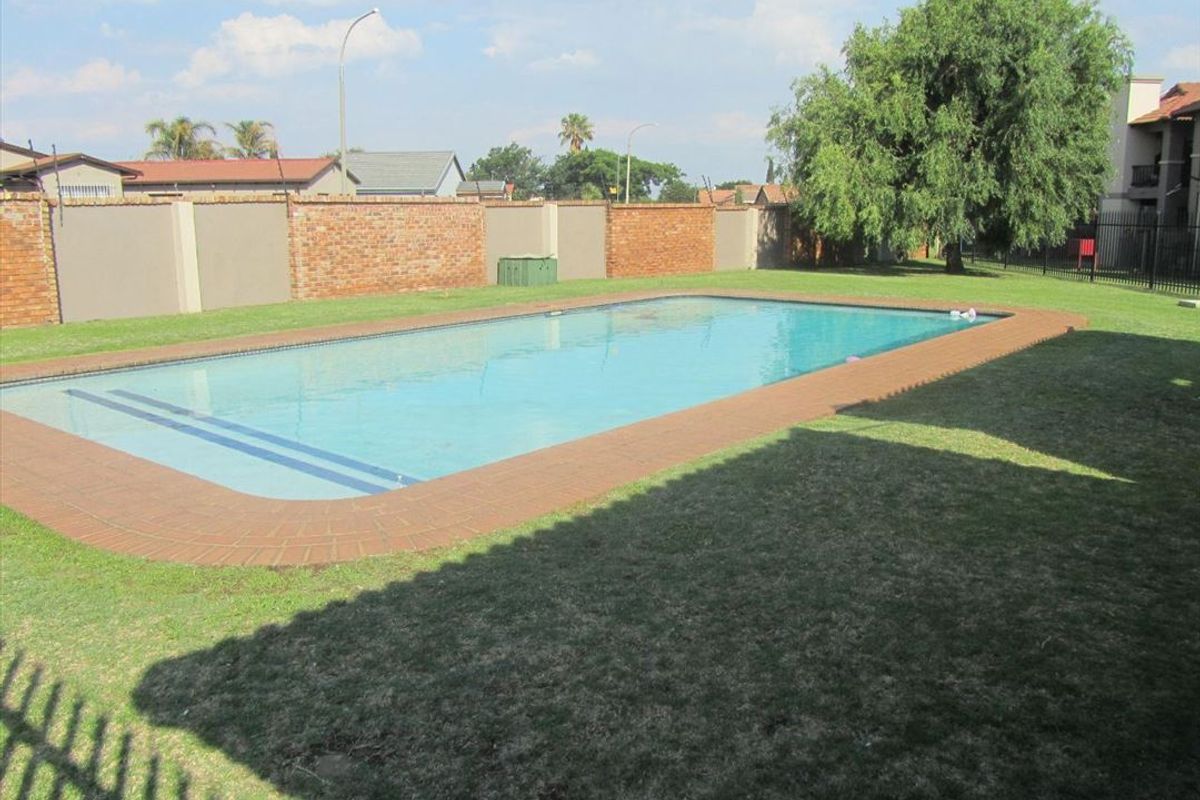 Neat and Cozy Starter Home - Photo 3