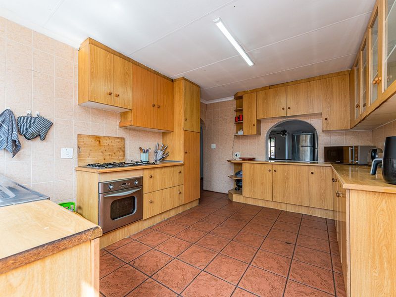 Exceptional Dual-Home Property – Ideal for Families or Investors - Photo 4