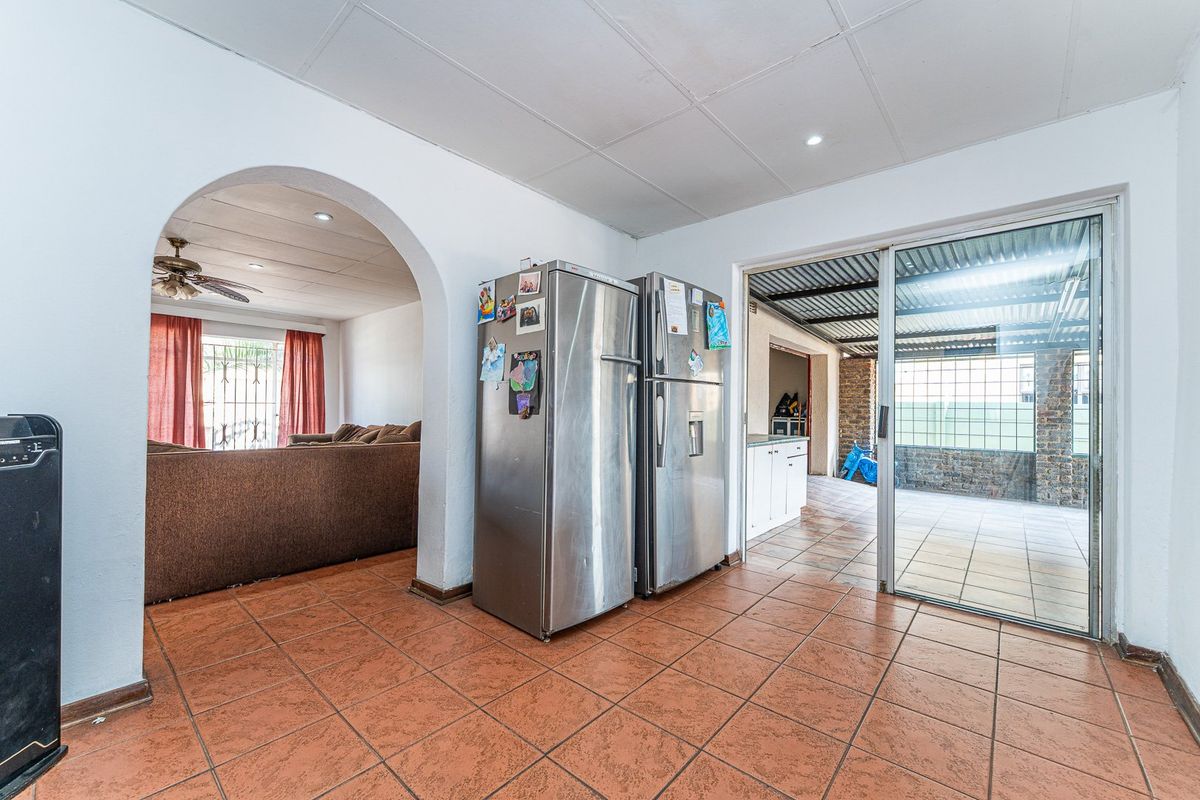 Exceptional Dual-Home Property – Ideal for Families or Investors - Photo 5