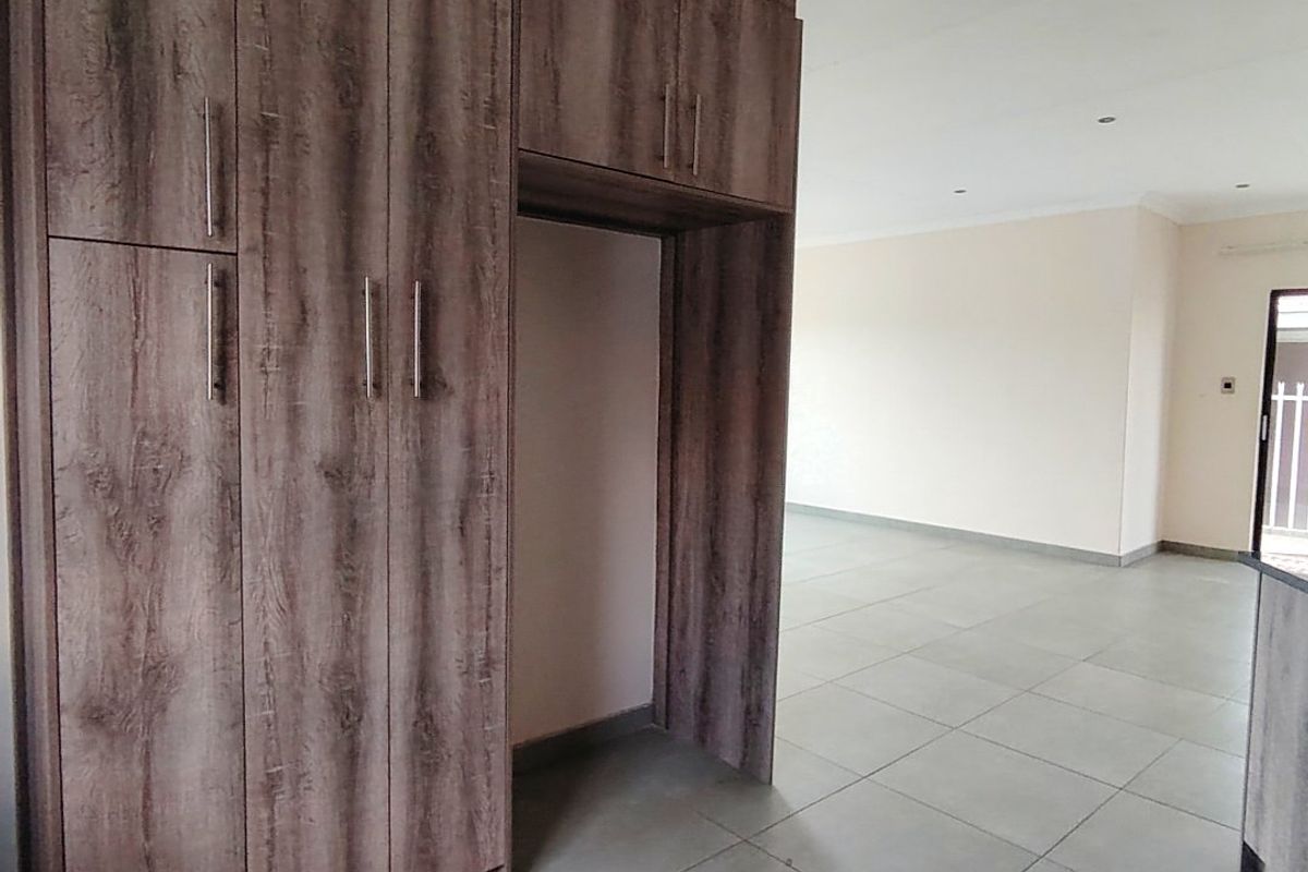 Looking for the perfect property? Look no further.  Welcome to Eden Park, Mandela View – secure country living with 24/7 guarded entrance - Photo 4