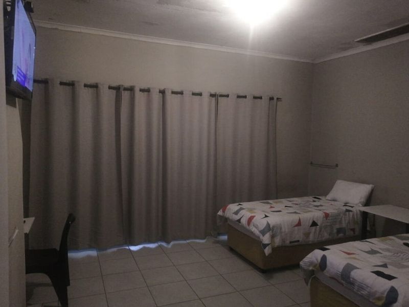 16 Bedroom Accredited Student Accommodation  - Photo 4