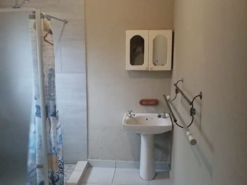 16 Bedroom Accredited Student Accommodation  - Photo 5