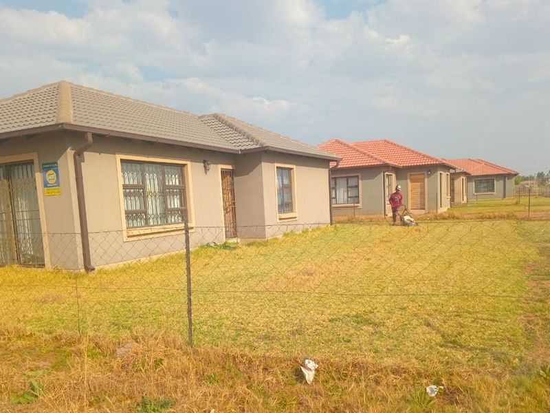 Charming Family Home on a Prime Corner Stand in Ellaton - Photo 2