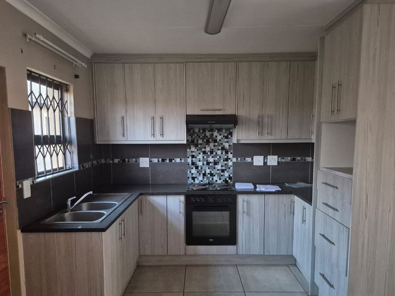 Charming Family Home on a Prime Corner Stand in Ellaton - Photo 6