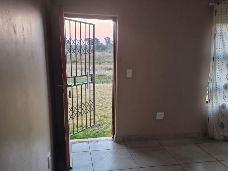 Charming Family Home on a Prime Corner Stand in Ellaton - Photo 4