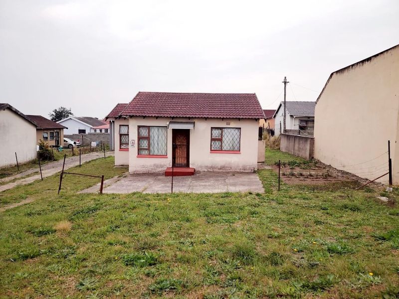 2 Bedroom house in Highway Gardens,  Amalinda  - Photo 8