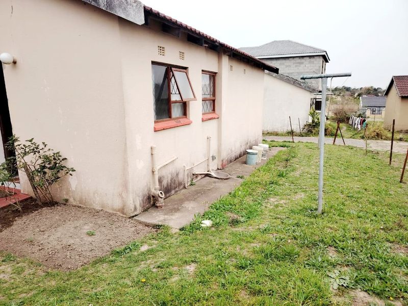 2 Bedroom house in Highway Gardens,  Amalinda  - Photo 6
