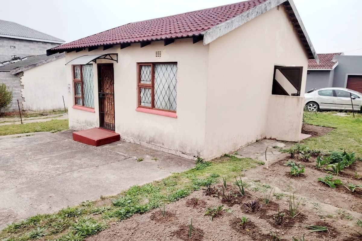 2 Bedroom house in Highway Gardens,  Amalinda  - Photo 4