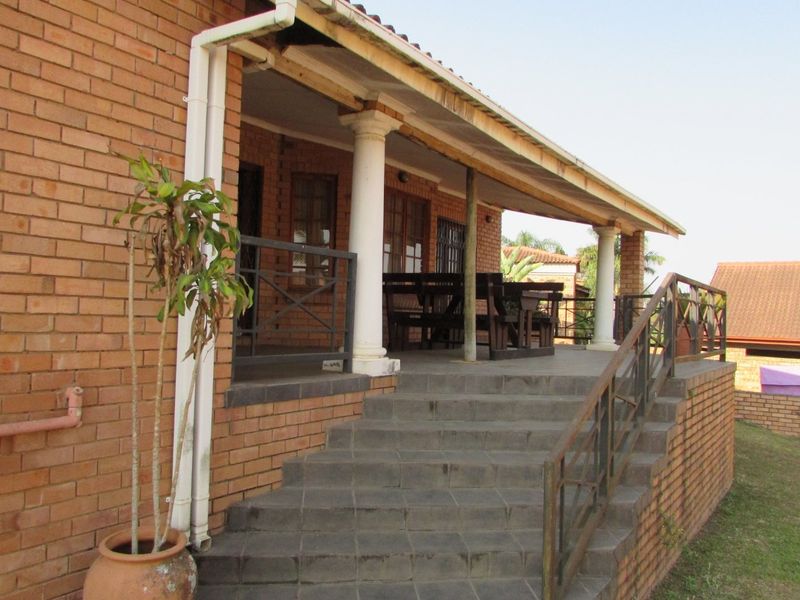 Neat home in Waterkant Estate - Photo 3