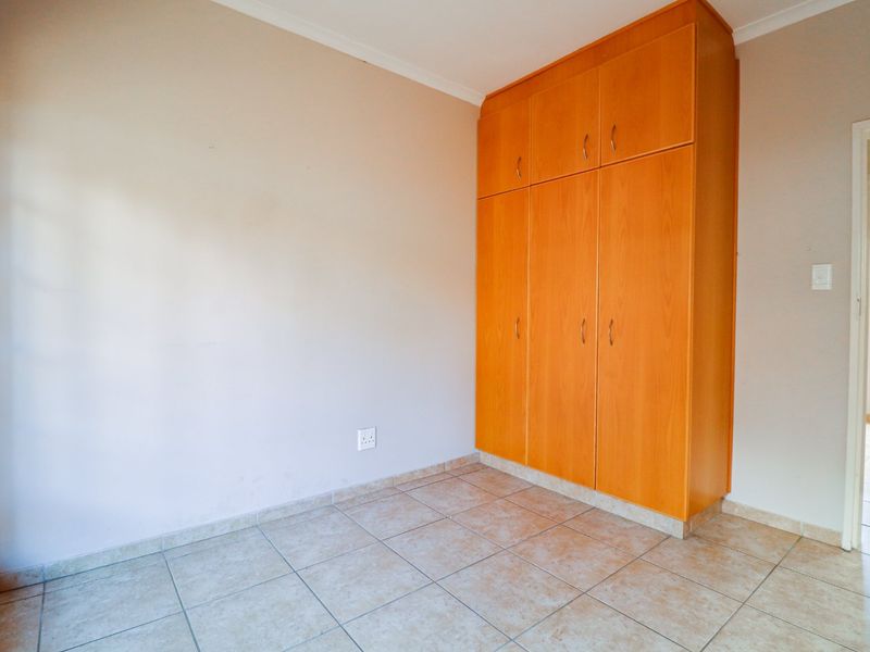 Full Title Townhouse! - Photo 9