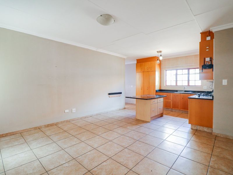 Full Title Townhouse! - Photo 5