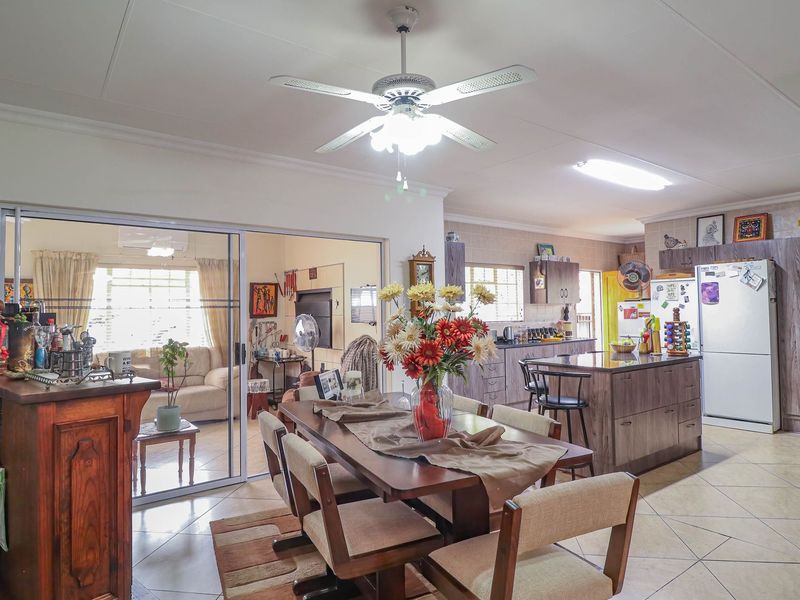 FULL TITLE – 3 BEDROOM TOWNHOUSE IN SECURE COMPLEX - Photo 8