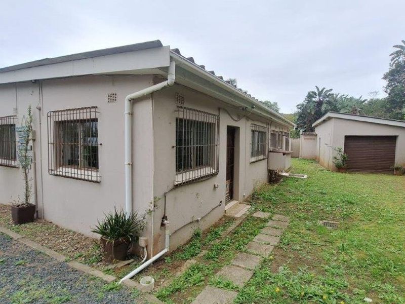 3 Bedroom Home On 4894 m2 ERF! - Photo 4