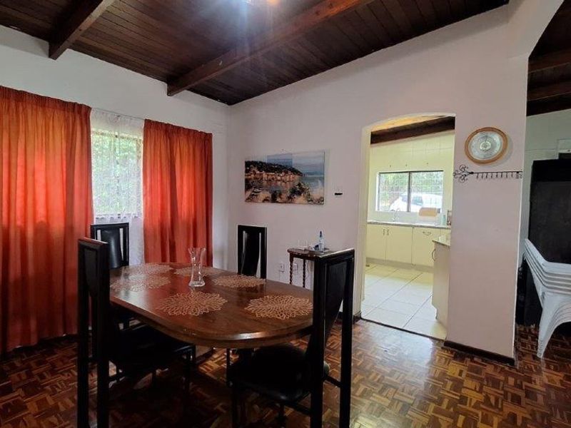 3 Bedroom Home On 4894 m2 ERF! - Photo 8