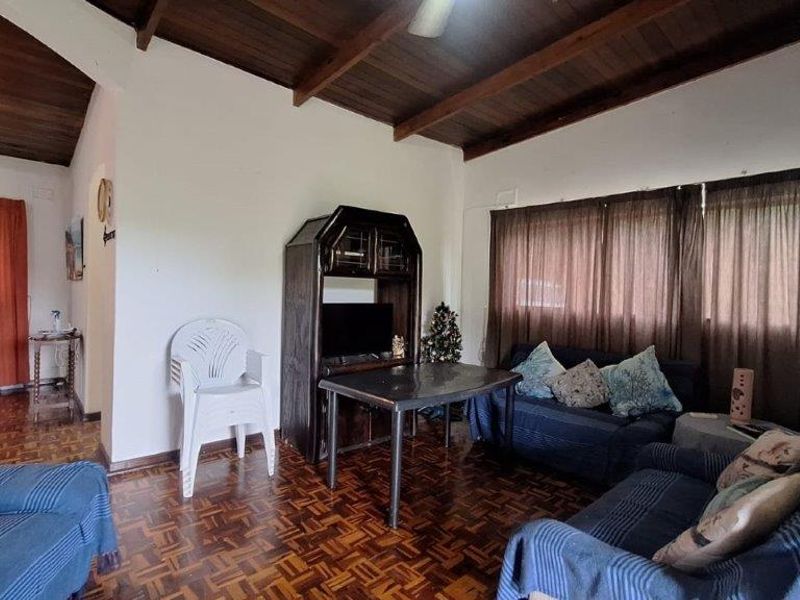 3 Bedroom Home On 4894 m2 ERF! - Photo 6