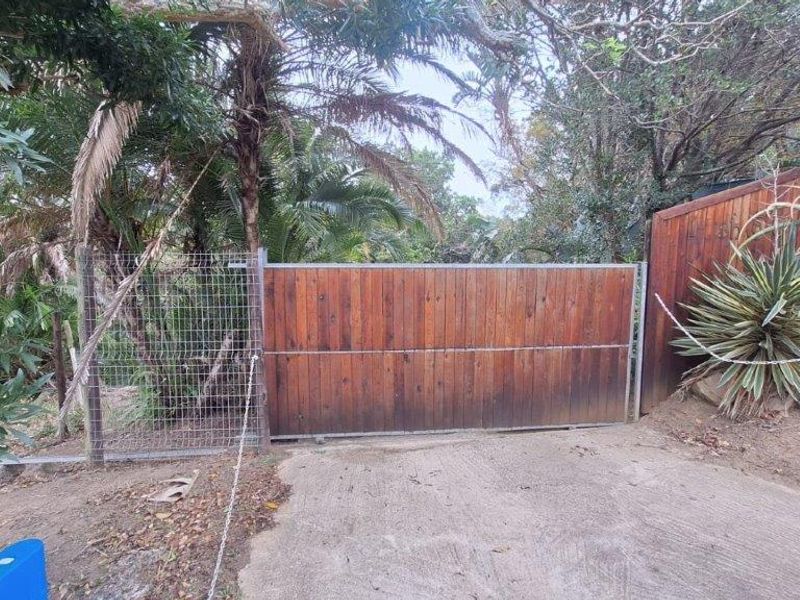 3 Bedroom Home On 4894 m2 ERF! - Photo 1