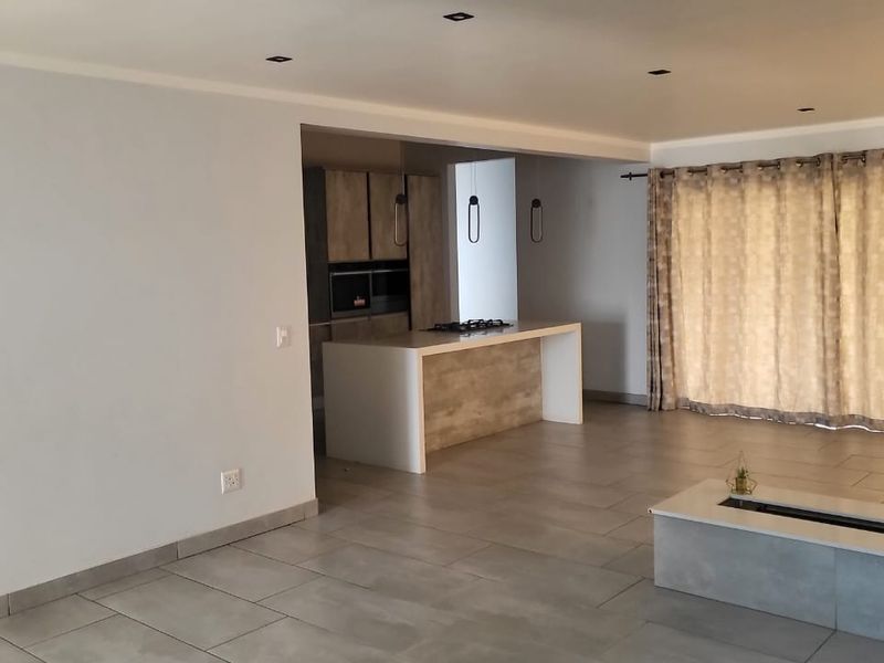 Stunning 3-Bed Home in Cradle Ridge Estate - Photo 5