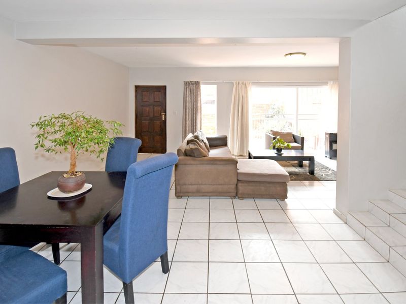 Spacious, Very Neat, Small Low Maintenance Garden! - Photo 8