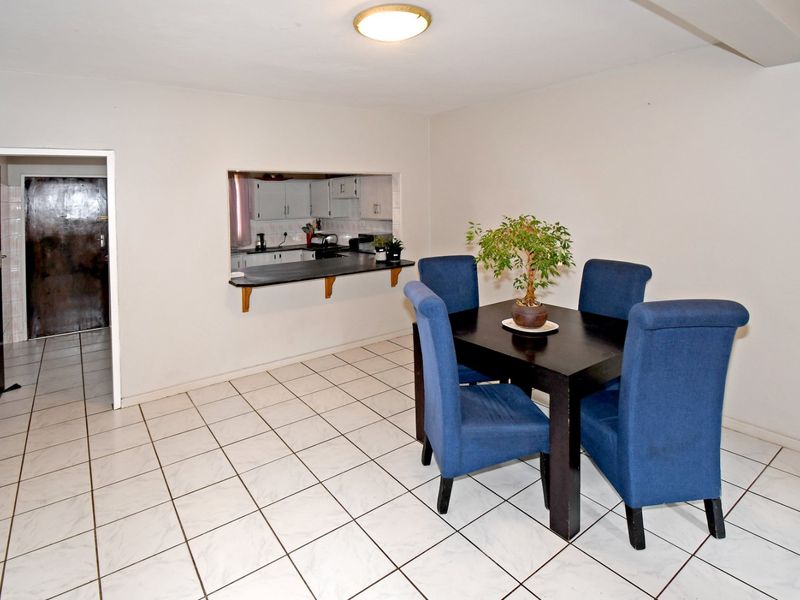 Spacious, Very Neat, Small Low Maintenance Garden! - Photo 7