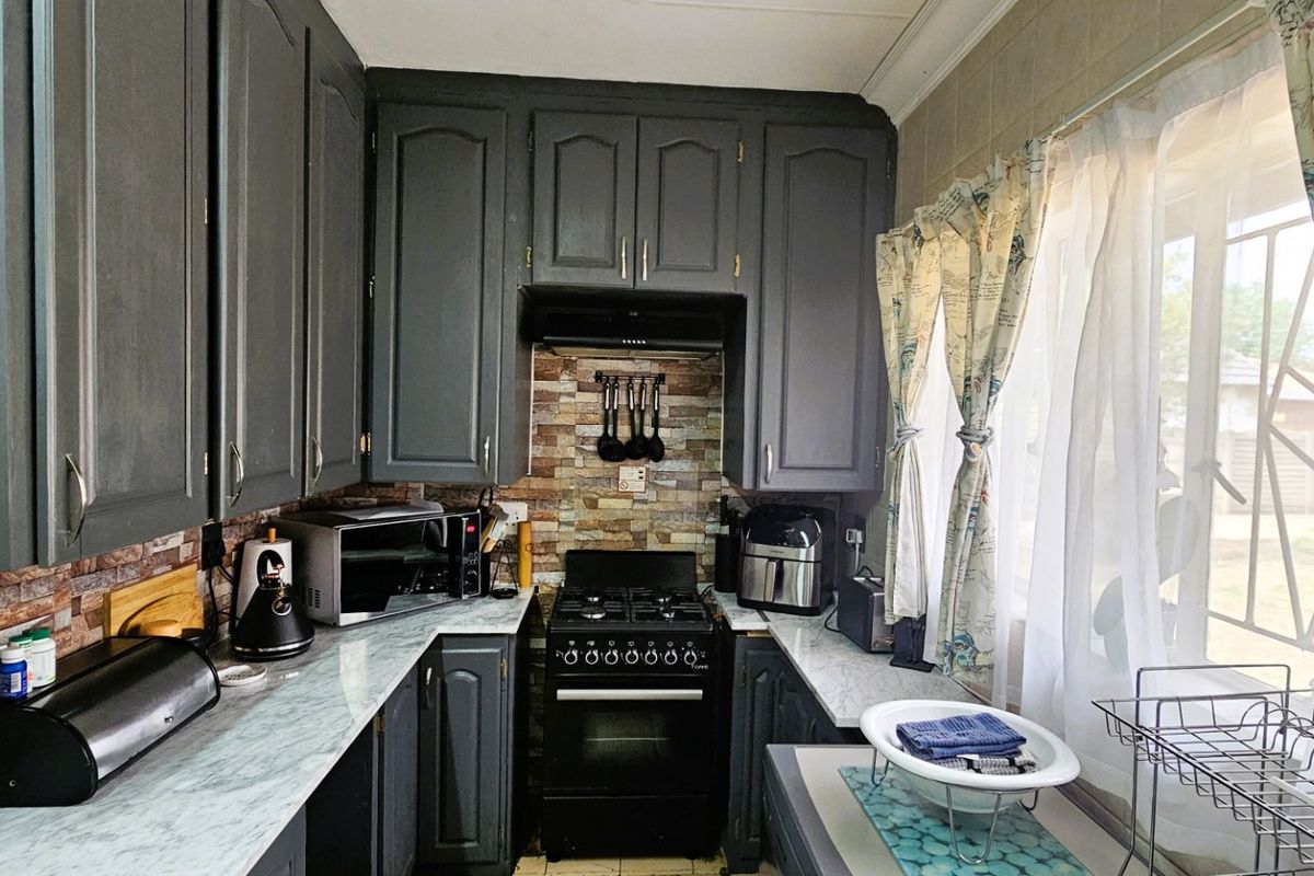 Situated in the heart of sought-after Risiville - Photo 5