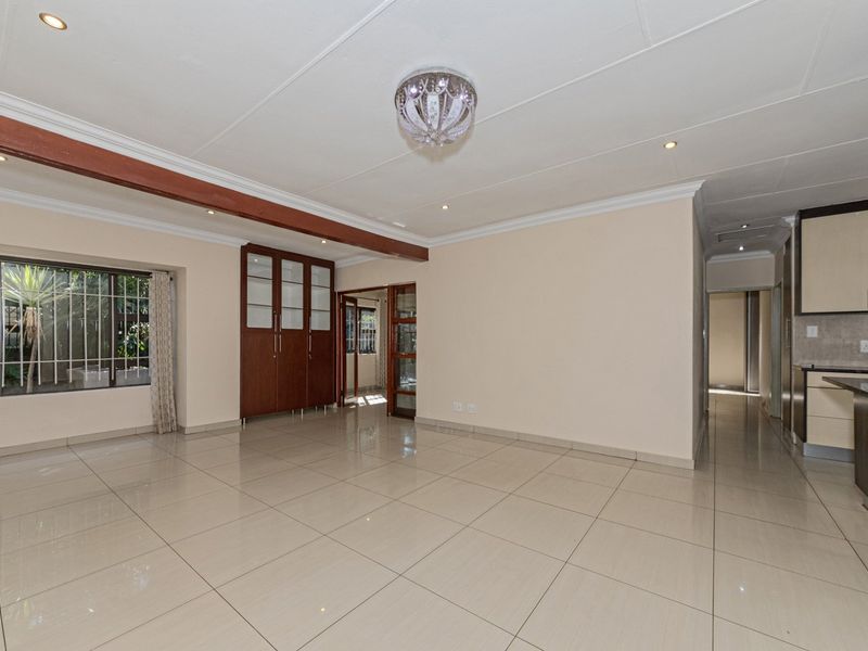 Modern 4-Bed Home in Secure Estate - Photo 5