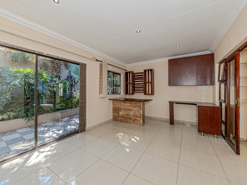 Modern 4-Bed Home in Secure Estate - Photo 10