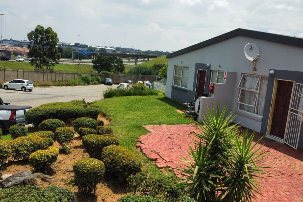 Stunning 2Bedroom House for Sale in Ridgeway - Photo 3