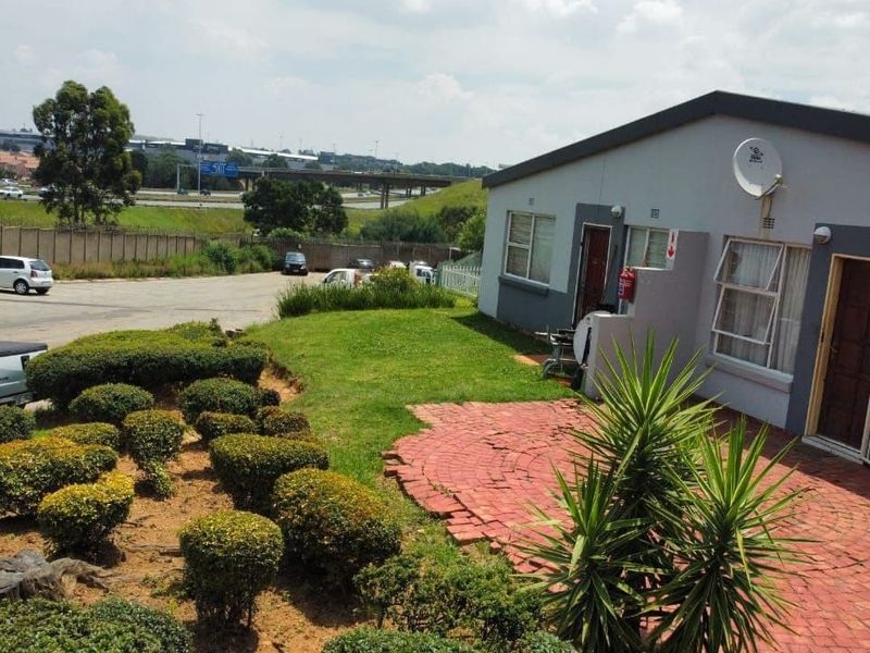 Stunning 2Bedroom House for Sale in Ridgeway - Photo 3