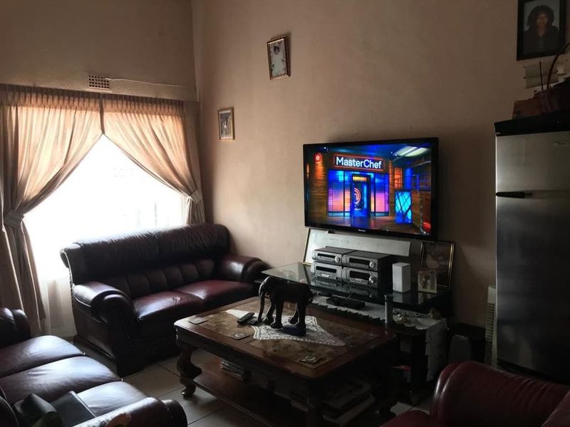 Stunning 2Bedroom House for Sale in Ridgeway - Photo 9