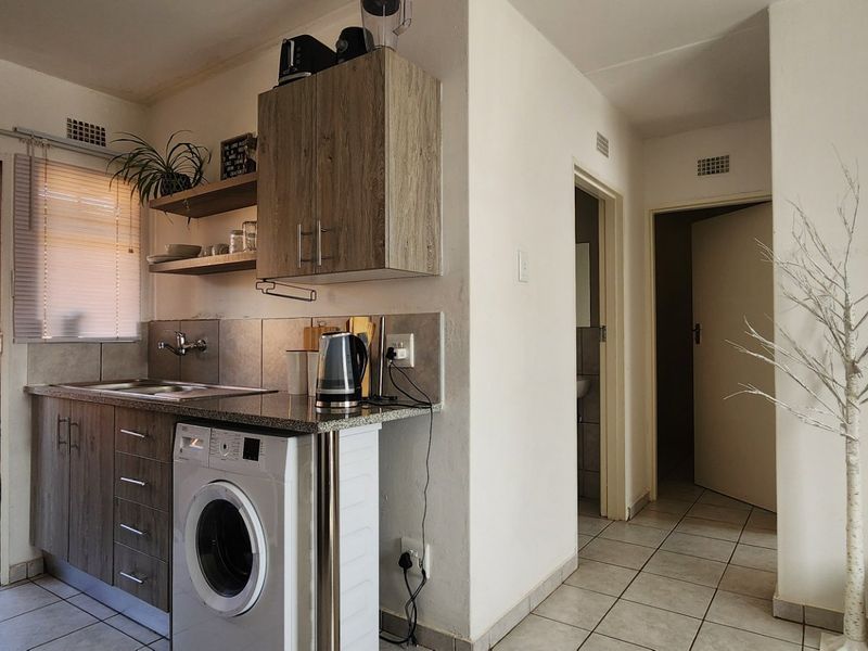 Spacious 2Bedroom House for Sale in The Bronx (Sky City) - Photo 5