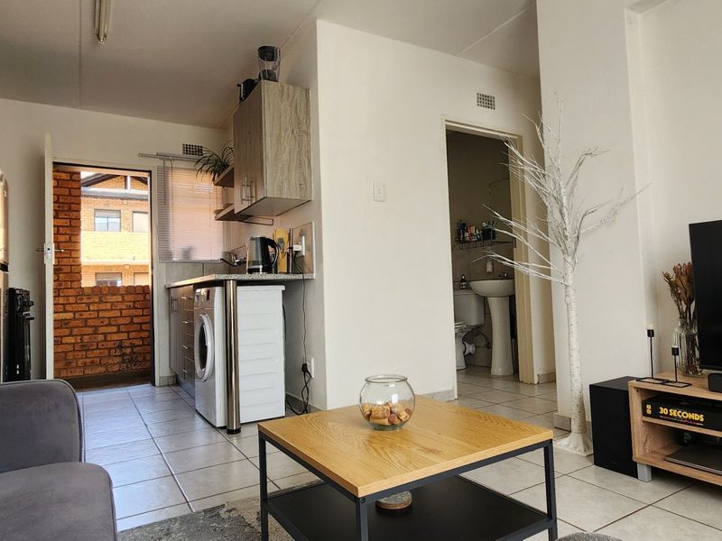 Spacious 2Bedroom House for Sale in The Bronx (Sky City) - Photo 7