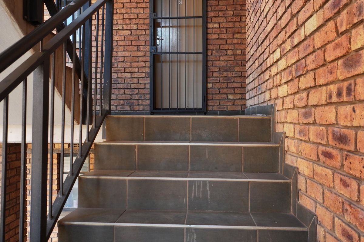 Spacious 2Bedroom House for Sale in The Bronx (Sky City) - Photo 4